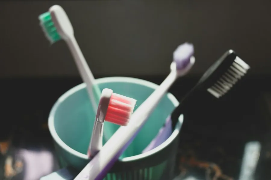 common teeth brushing mistakes